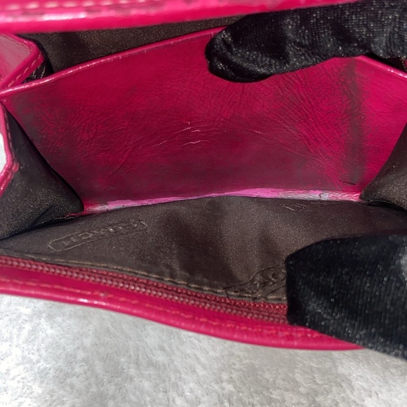 REHAB - Vintage Coach Monogram Compact Snap and Zip wallet Pink and Brown - Picture 7 of 9